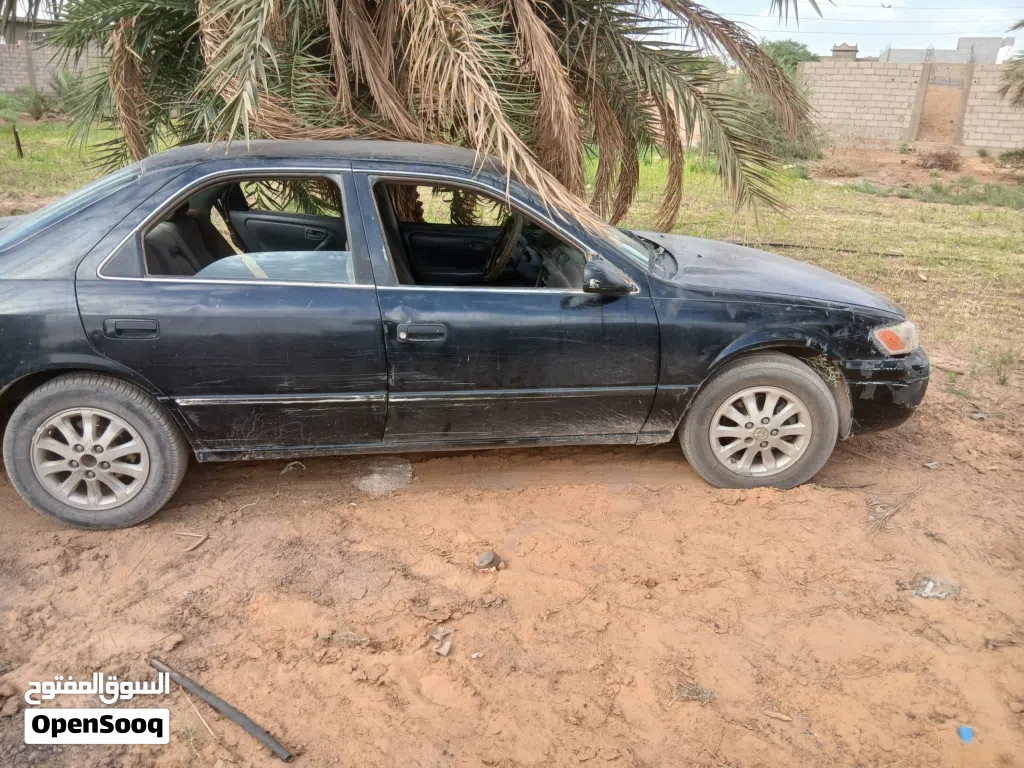 تويوتا كامري LE