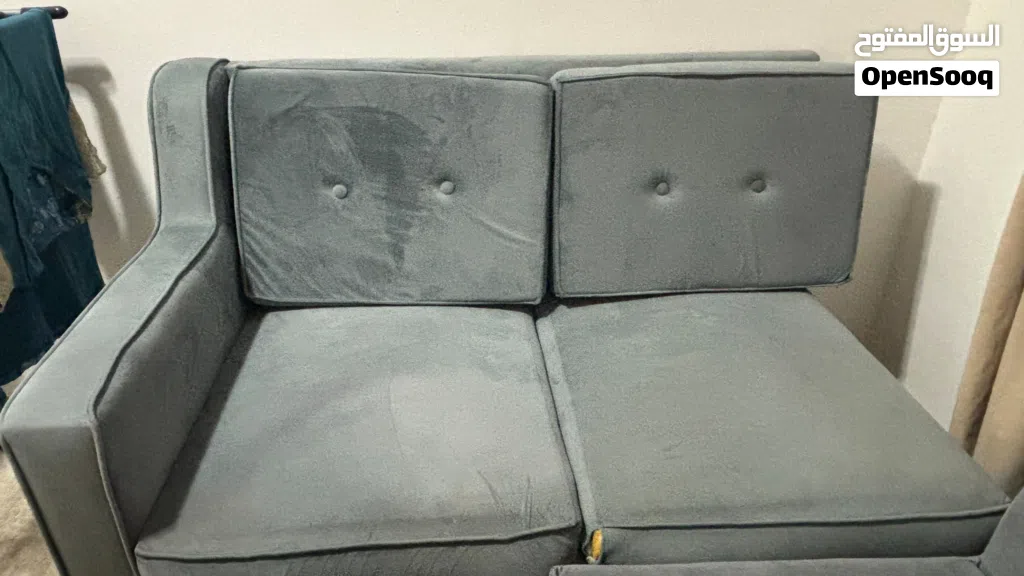 Sofa set and carpets in good condition for sale