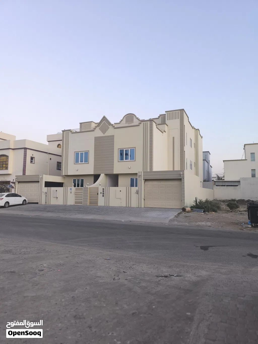للبيع فيلا مميزة في المعبيلة الثامنة