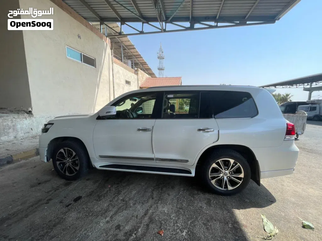 Toyota Land Cruiser GXR