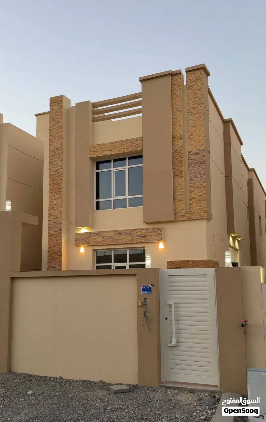 فله راقية للبيع في مرتفعات العامرات الرابعه بالقرب من عقبة بوشر و قريب من جميع الخدمات و بسعر مناسب