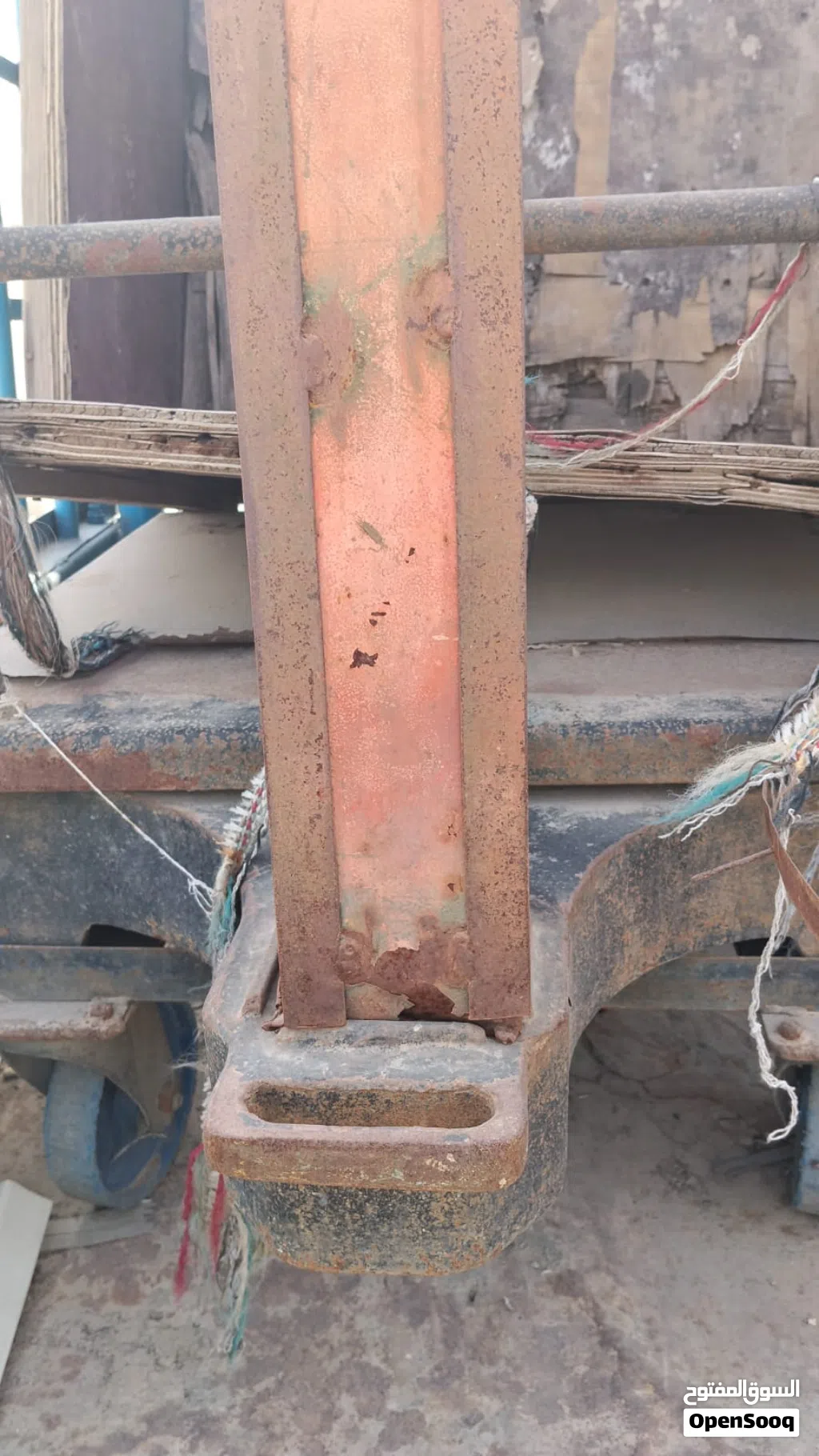 It is a weight machine which is used to measure weights