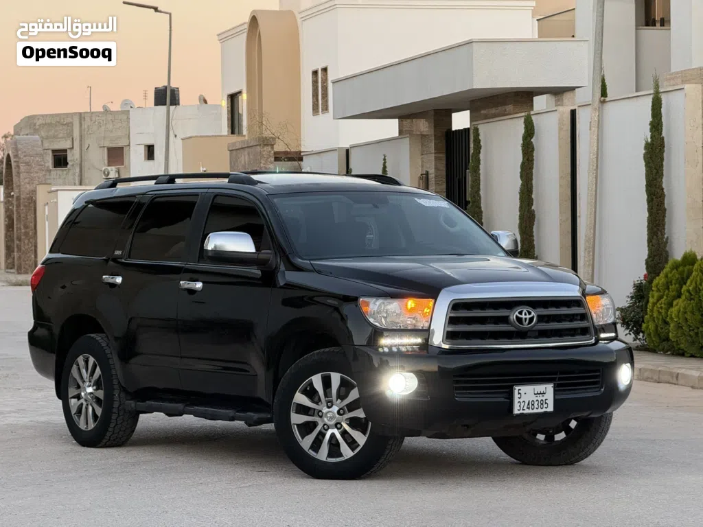 Toyota Sequoia SR 5