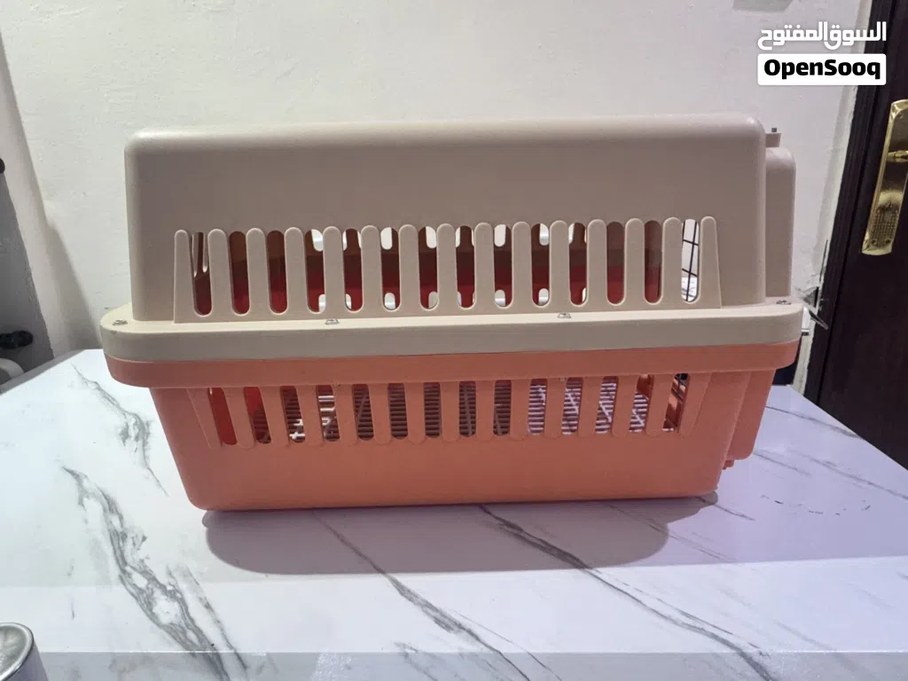 Pet Carrier / Pet Travel Crate –