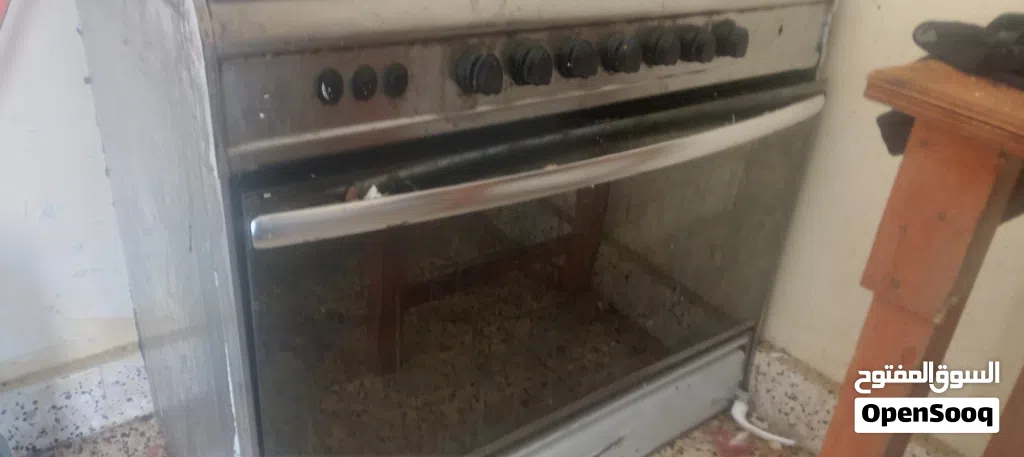 فرن مستعمل بحالة جيده