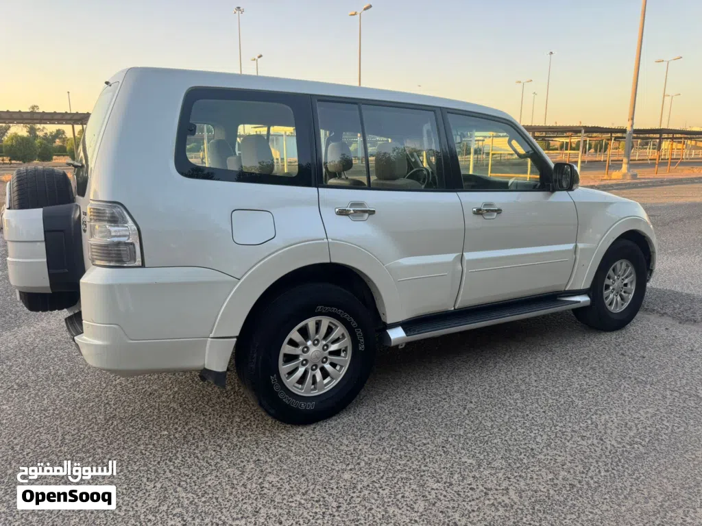 ميتسوبيشي باجيرو GLS