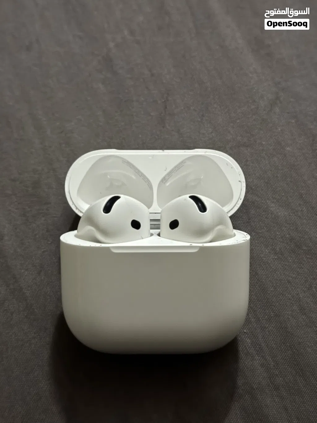سماعة AirPods4 الاصليه