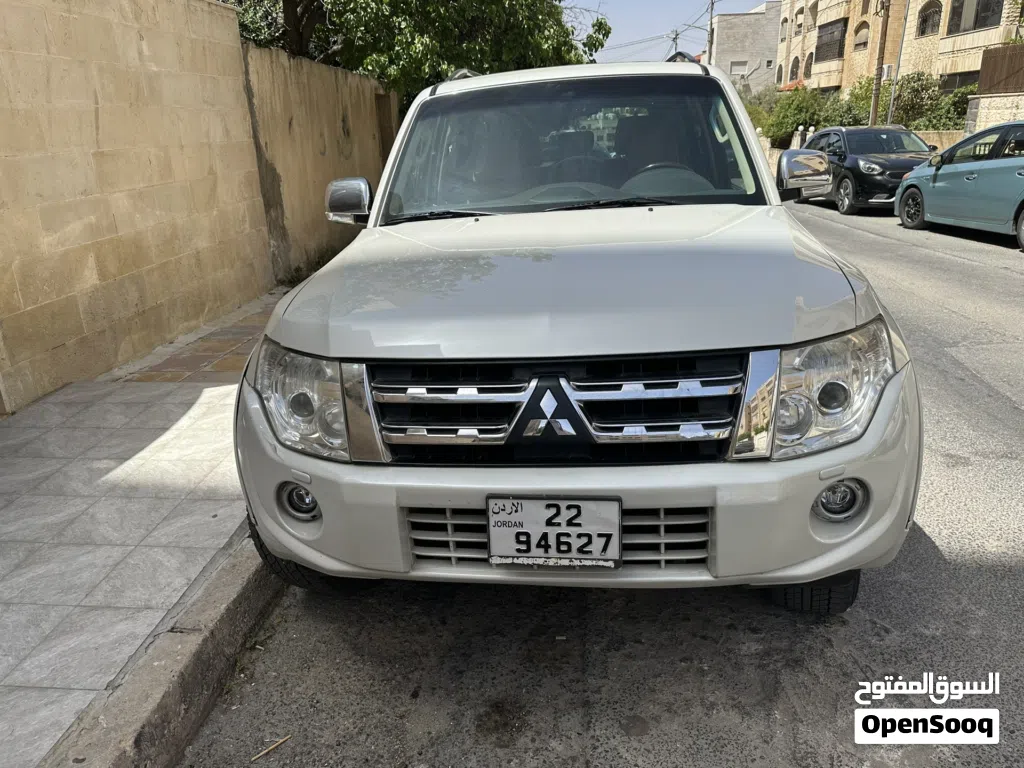 ميتسوبيشي باجيرو GLS
