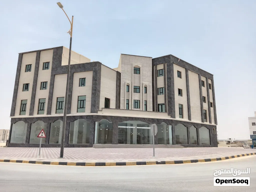 مبنى سكني تجاري للايجار