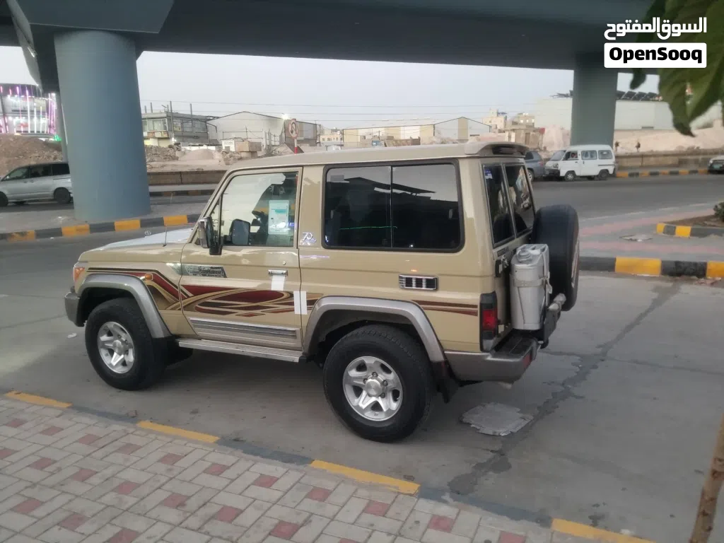 Toyota Land Cruiser Black Edition