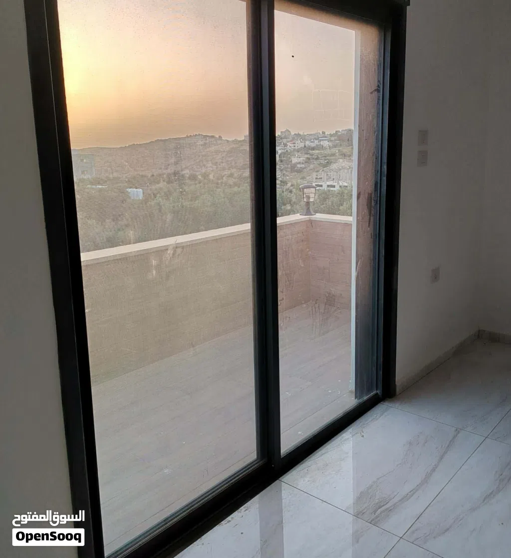 باب المنيوم