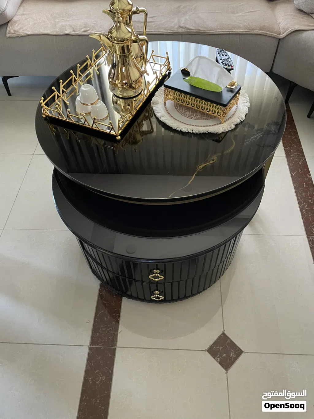 طاولة غرفة معيشة