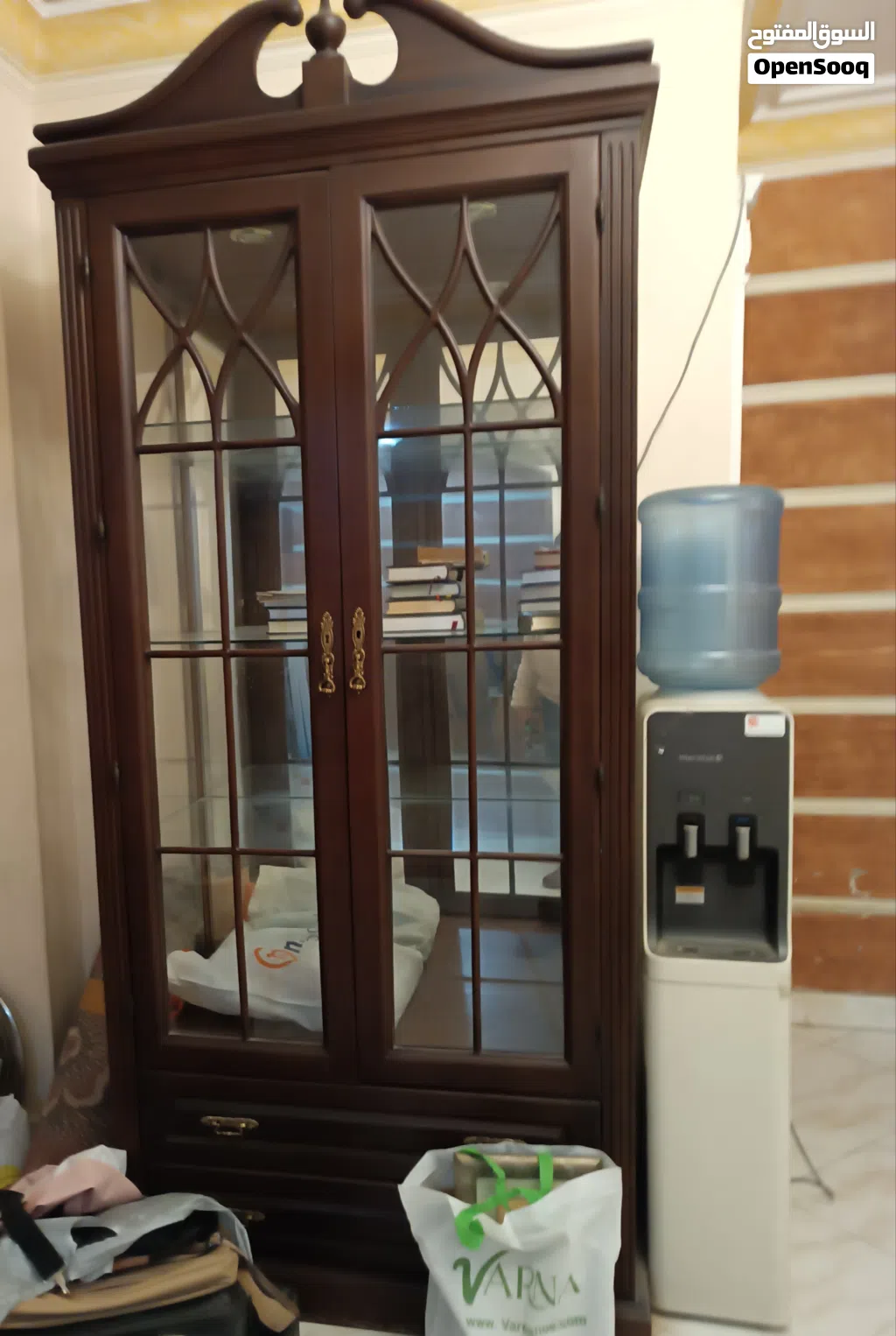 نيش وبايوه وخشب مطبخ ومتفرقات للبيع بحاله جيده جدا