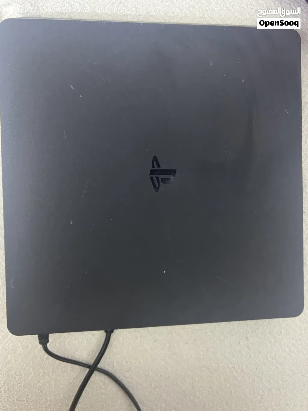 Ps 4 سلم وياه جوستك اصلي هديه 512 كيكا نظام 13.50 وياه ملحقات الجوستك جنطه جوستك وغلاف الكير وشاحنه