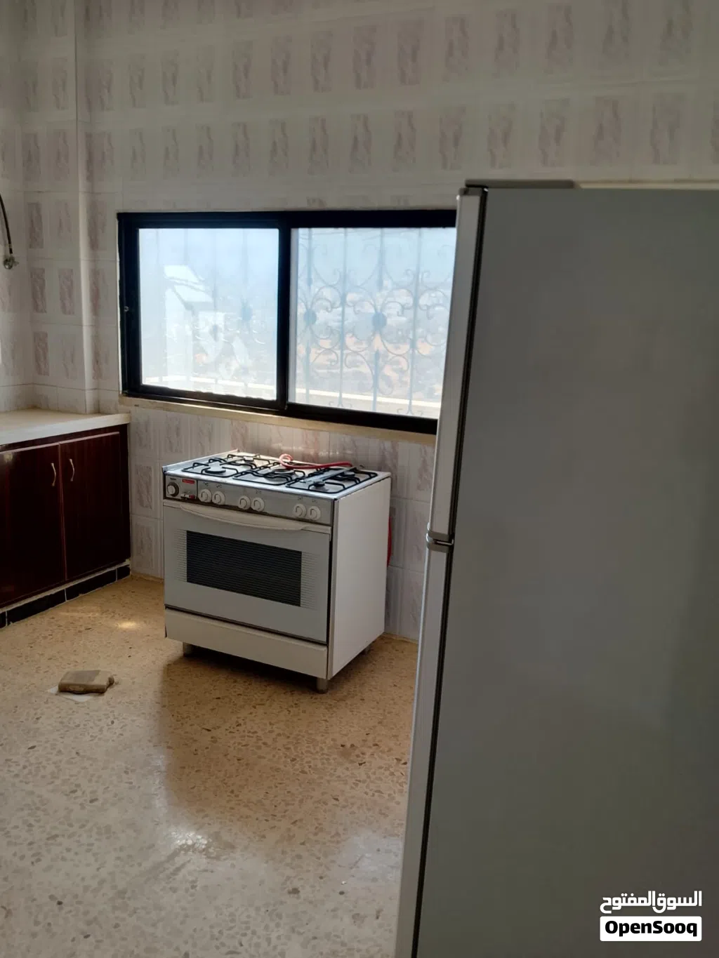 قطعة أرض مع اربع طوابق
