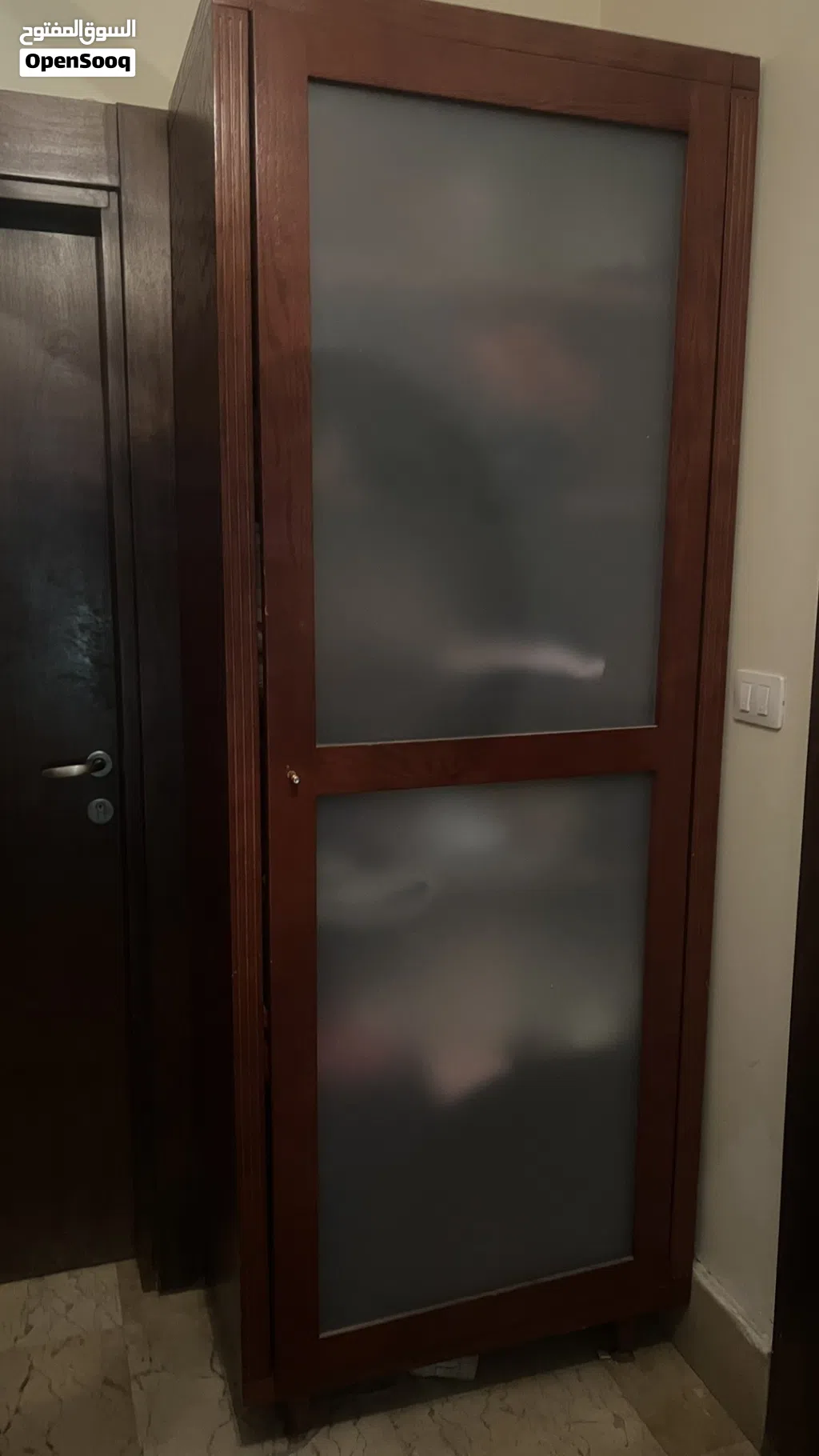 Wood closet خزانة خشب