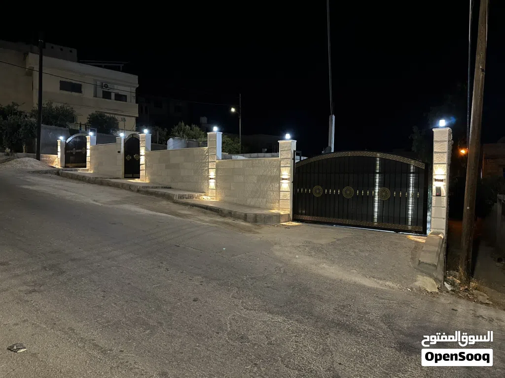 بيت مستقل للبيع في شومر - حي الجنينة بمساحة أرض 581م