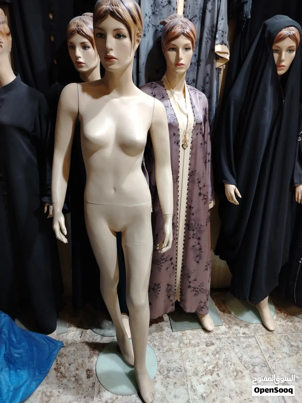 لعابة عرض نسائية