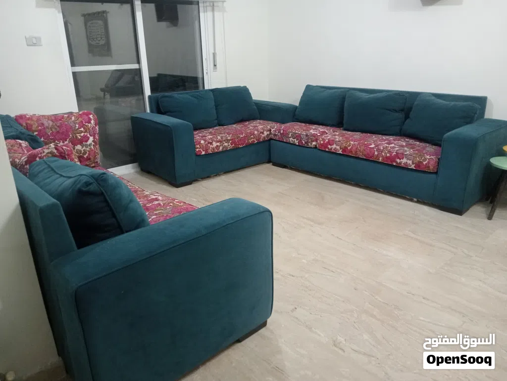 طقم كنابايات كورنر+طاولة تلفزيون مع رفوف