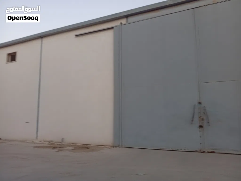هنقر مخازن للايجار مسقوف700متر/600متر