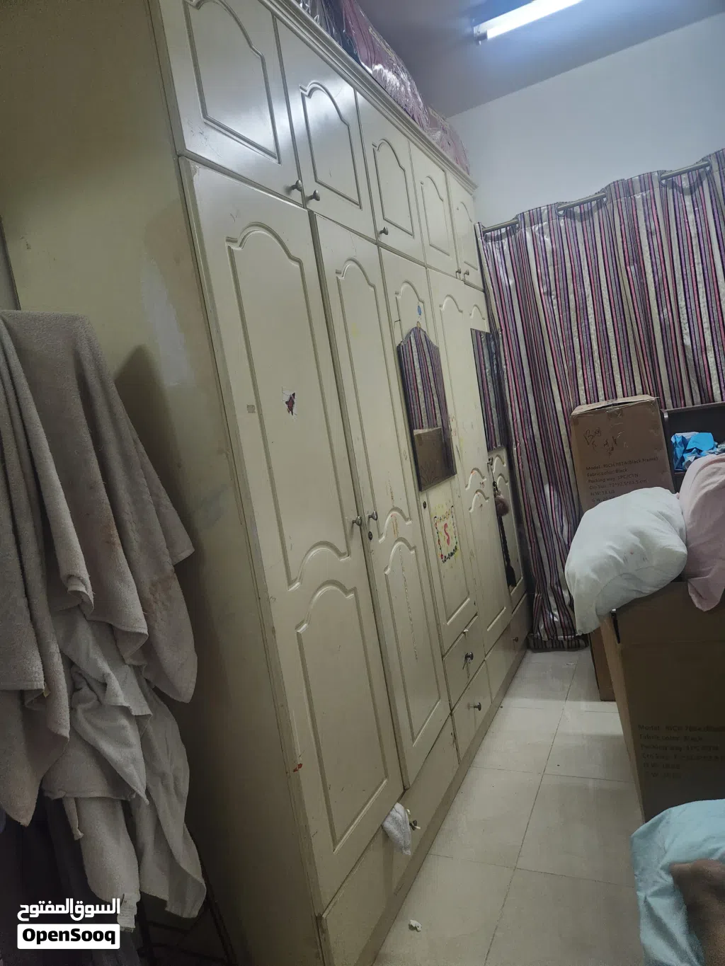 wardrobe cupboard big1( heavy and full height )and small 1