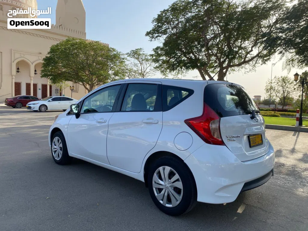 Nissan Versa SV