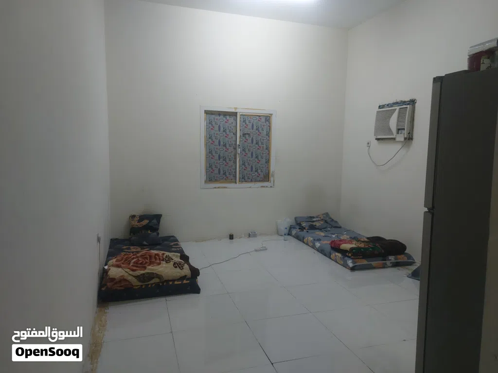 استيديو شامل كهرباء وماء عربي فقط موجود شخص واحد بالأستيديو متاح لشخص ثاني فقط