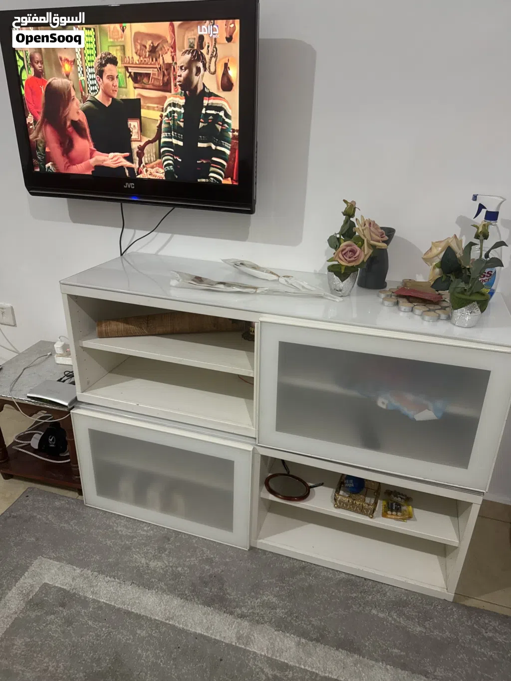 تلفاز32 مع طاوله