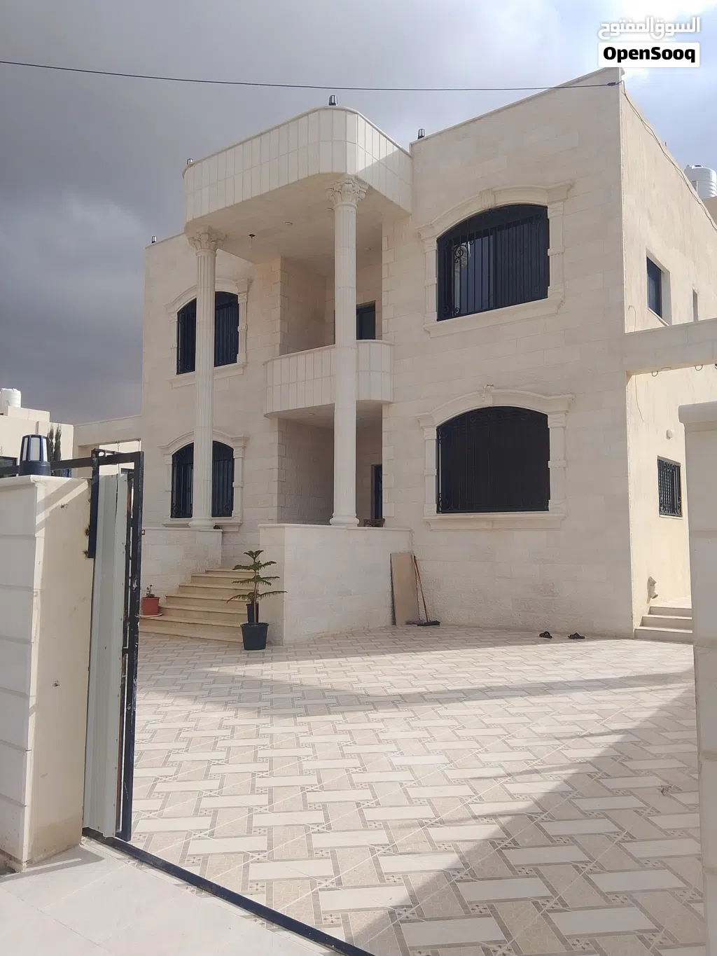 منزل فاخر للبيع
