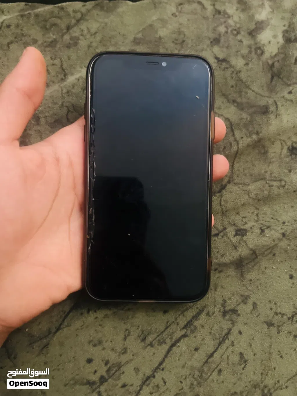 ايفون 11 يبي خدمه ذاكره او تبي اديرا قطع غياره عادي لوحه حاله ممتازه اصليه