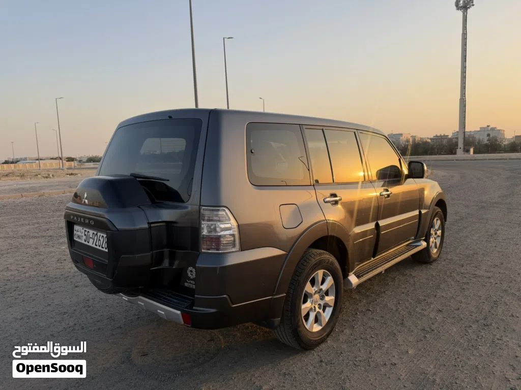 ميتسوبيشي باجيرو GLS