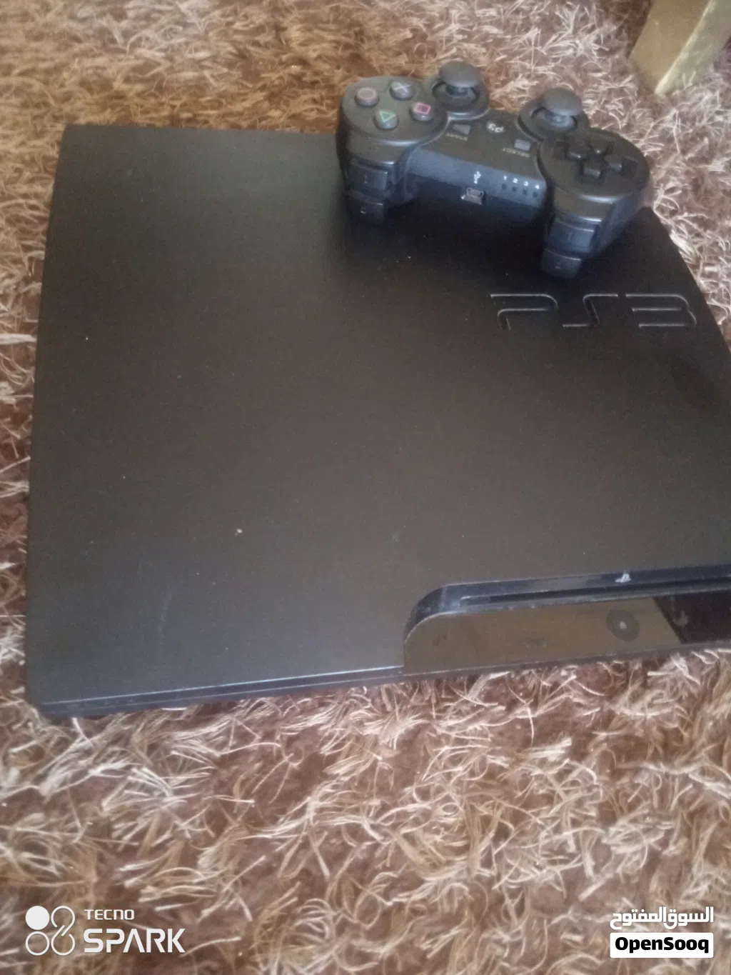 جهاز PS3مهكر مع وصلاته وايديه بقيمه 70دينار