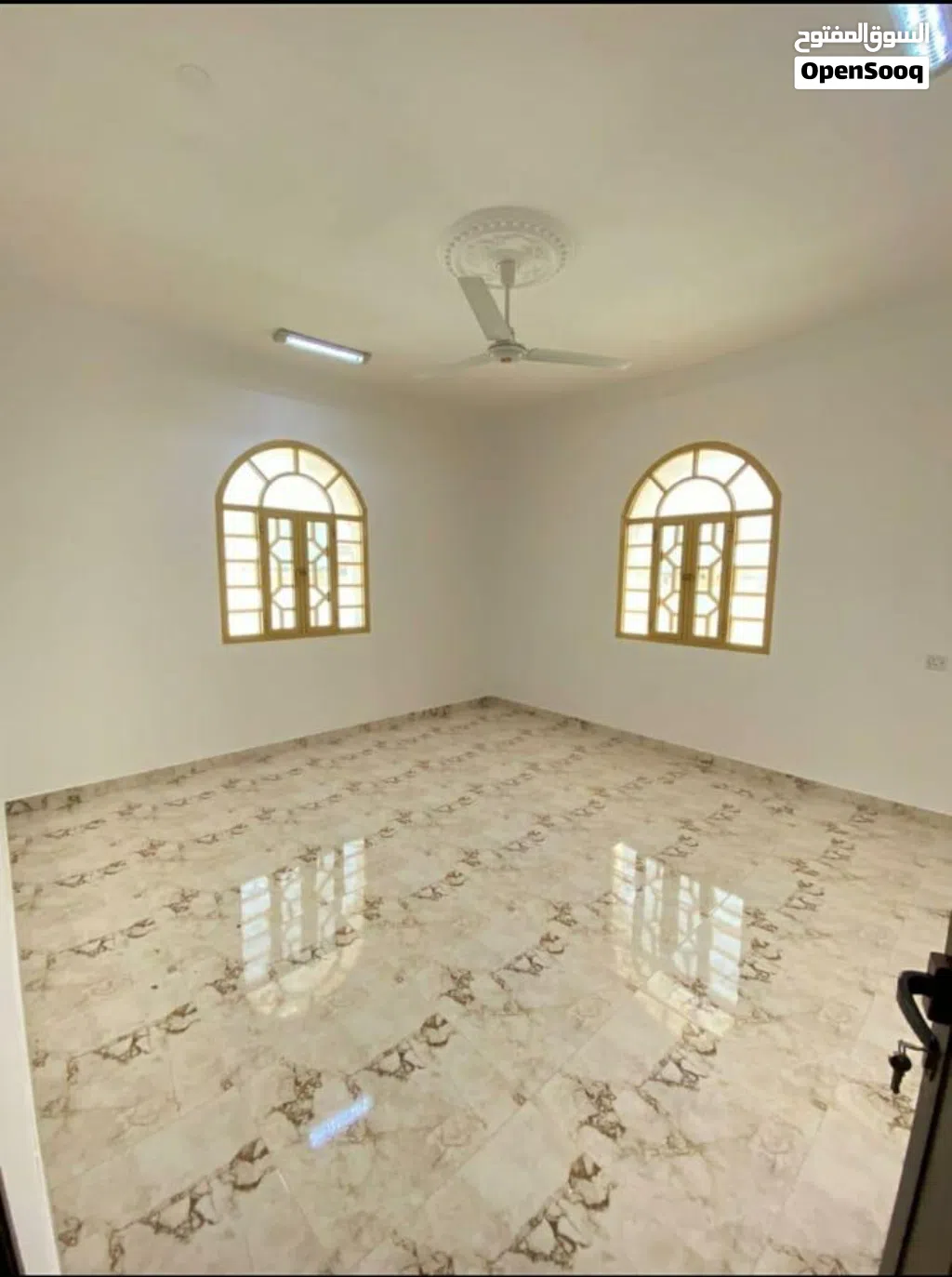 للبيع منزل بموقع ممتاز