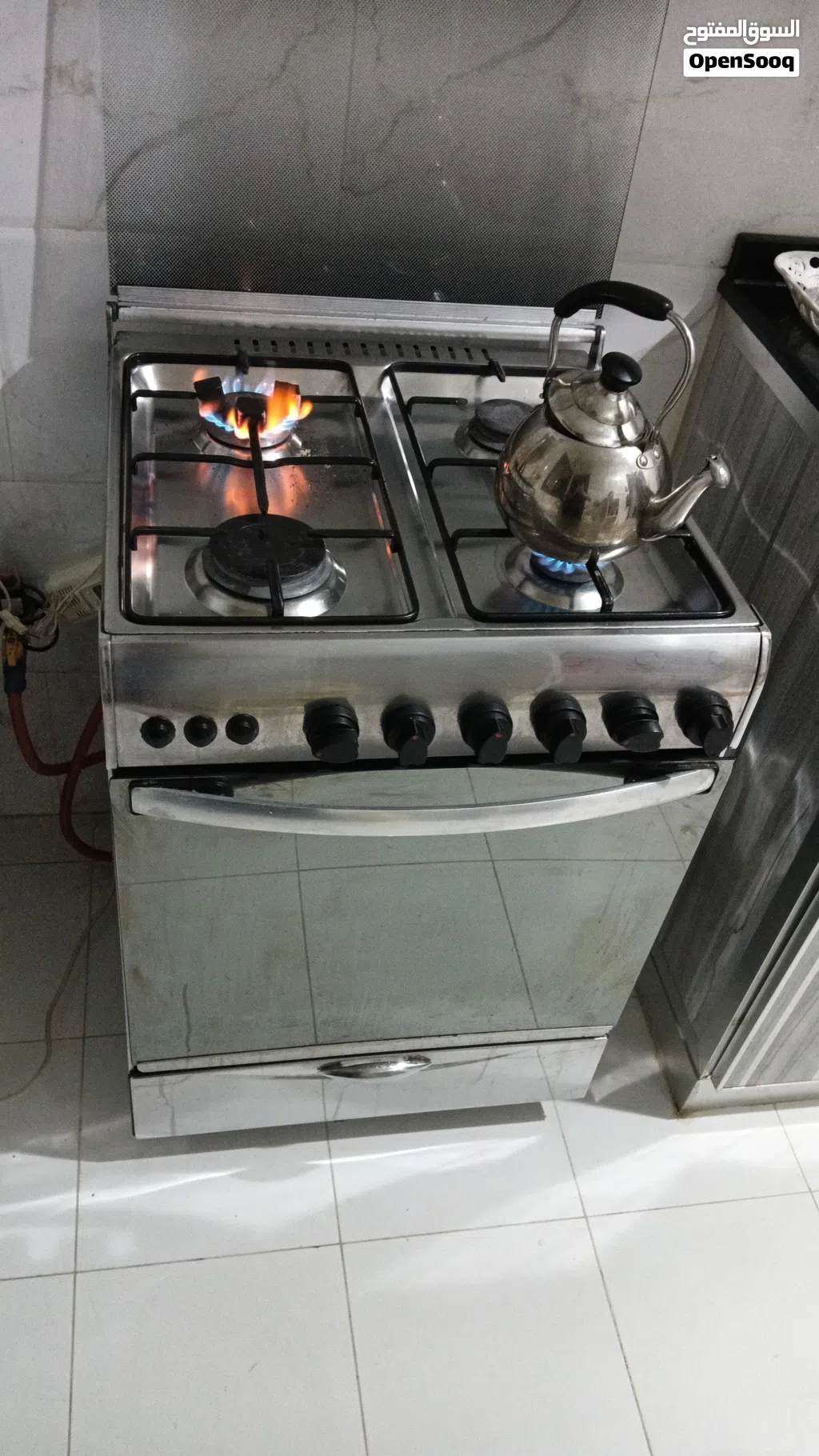 السلام عليكم ورحمه الله وبركاته لدينا الطباخه اربع شعلات ما شاء الله نظيفه جدا المكان سوق الخوض
