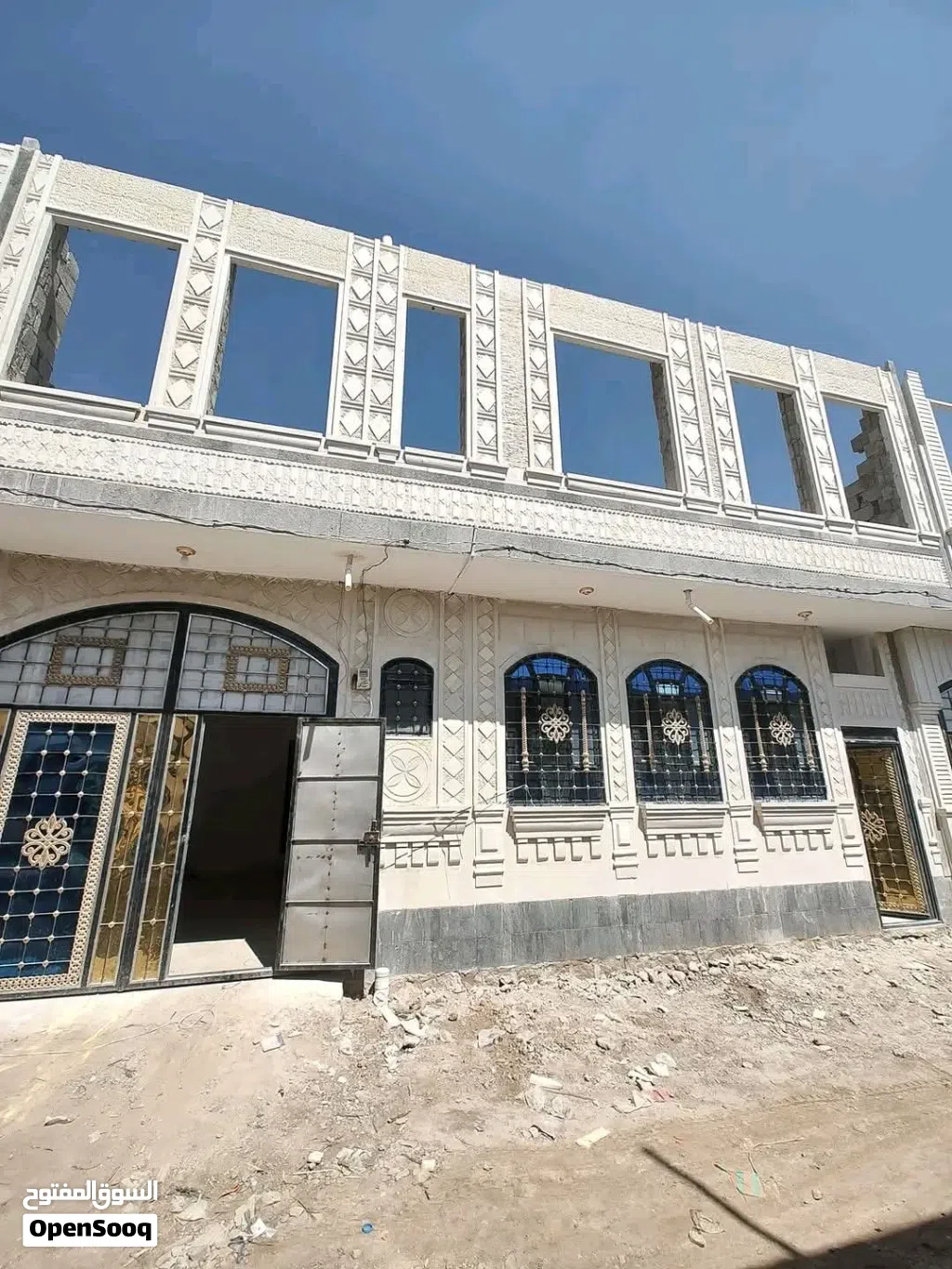 بيت مشطب لكس هردي قواعد وعمدان وبسعر عرطه جداً شارع 6متر نافذ الى 24 المساحه ثلاث لبن