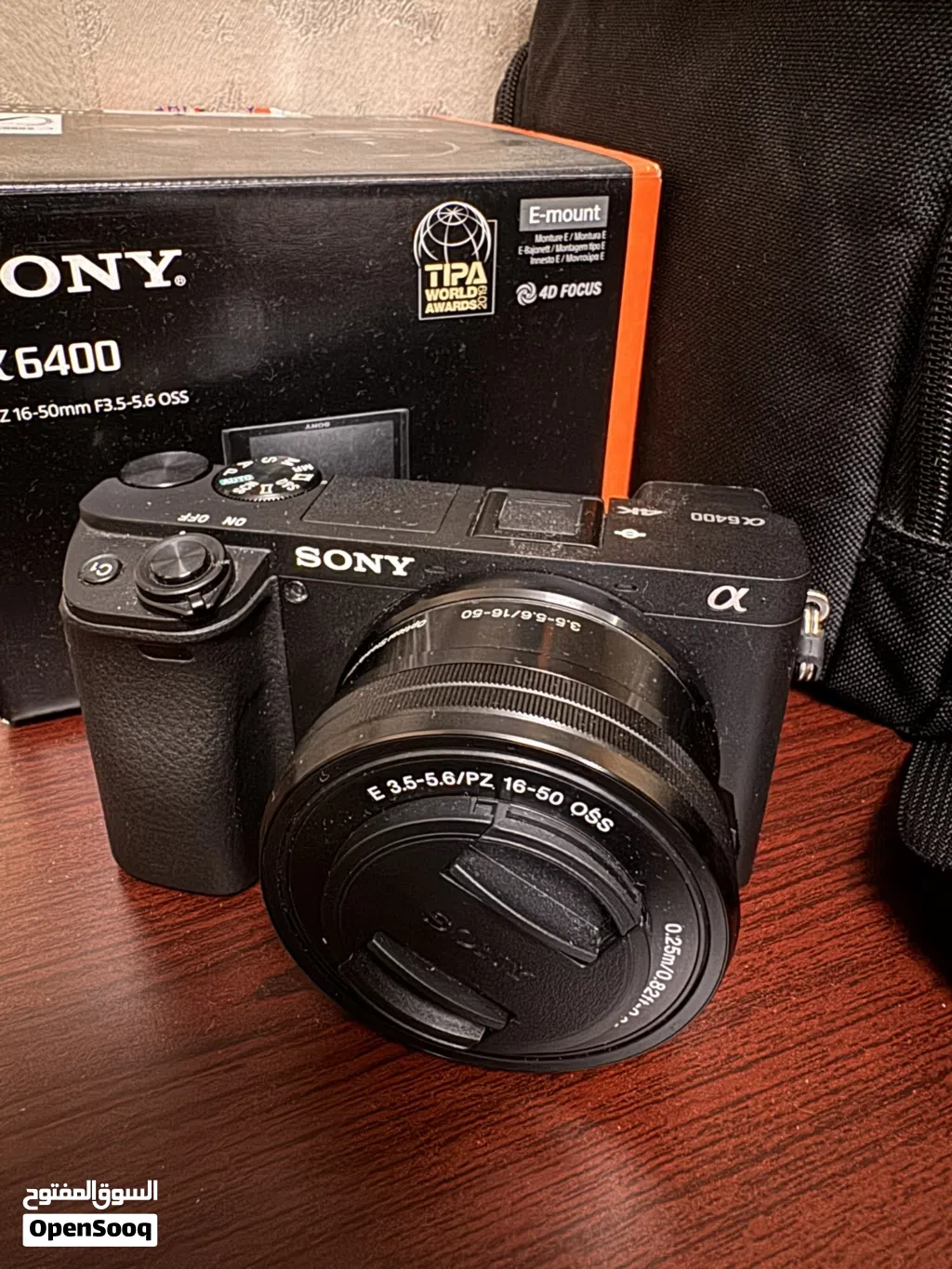 كاميرا Sony A6400 مع عدسة 16-50mm للبيع