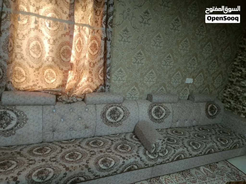 ست كنبات ب حاله جيده و لون مميز