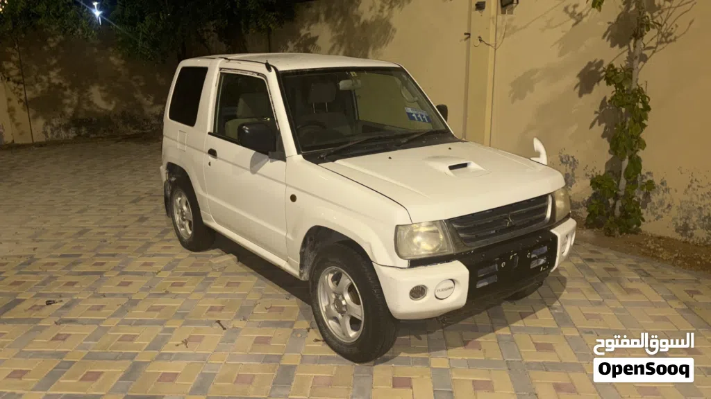 Mitsubishi Pajero Standard