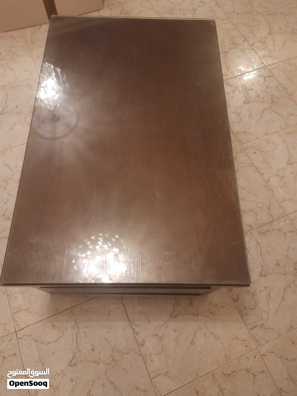 طاولة غرفة جلوس