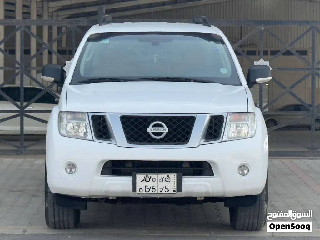 Nissan Pathfinder Standard