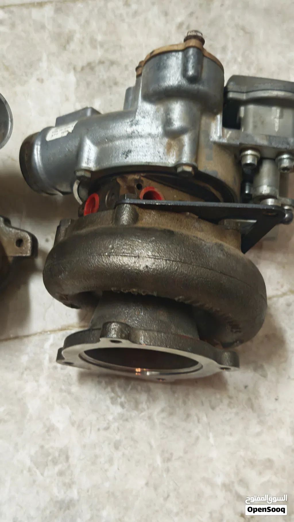 للبيع جوز توربو أصلي وكالة BorgWarner مع الأكتشورز الإلكترونية كاملة.