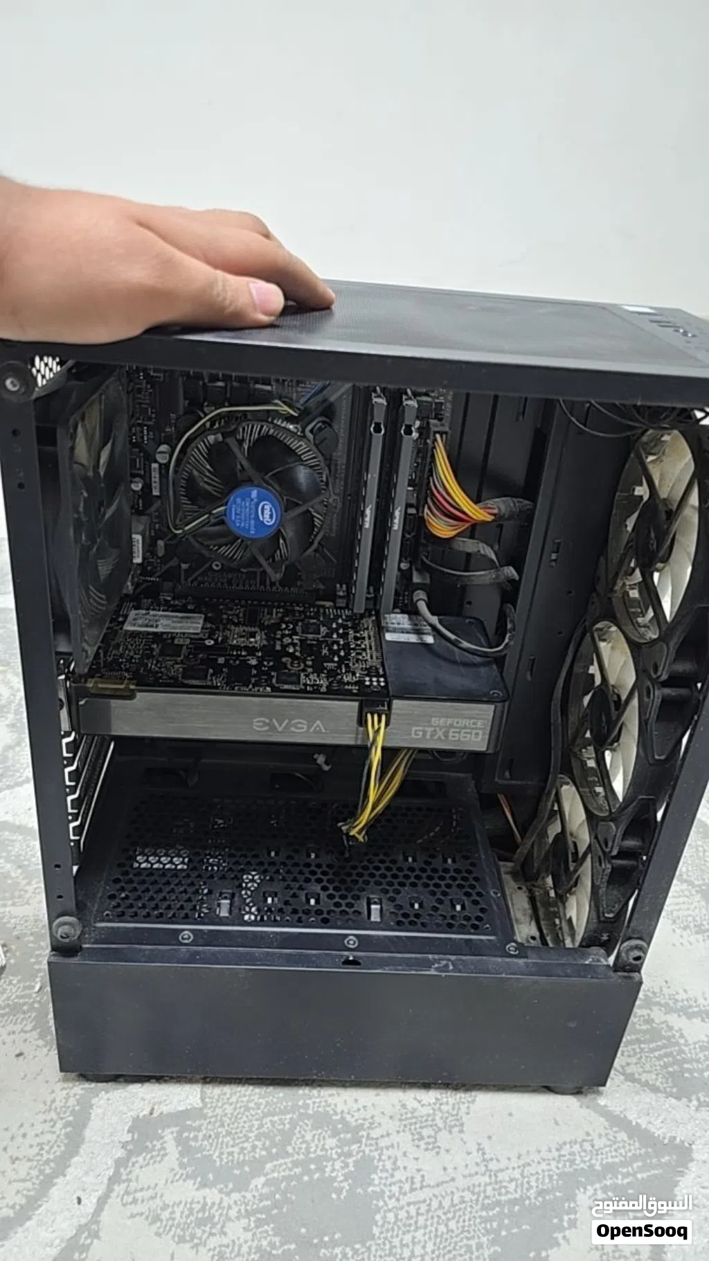 كمبيوتر (pc) للبيع و تبديل مع سوني 5