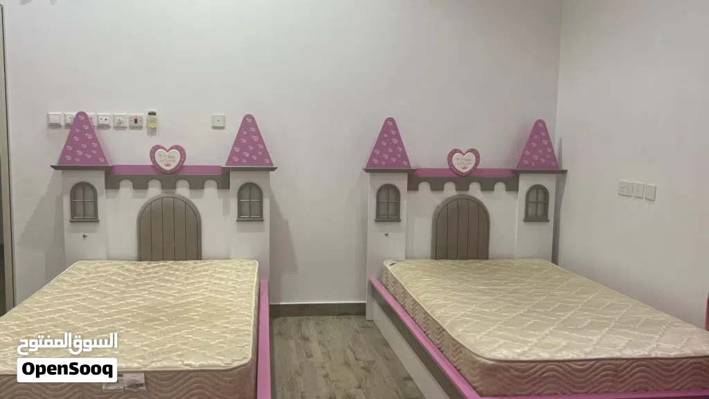 أسرة بنات بحالة جيدة - ladies beds