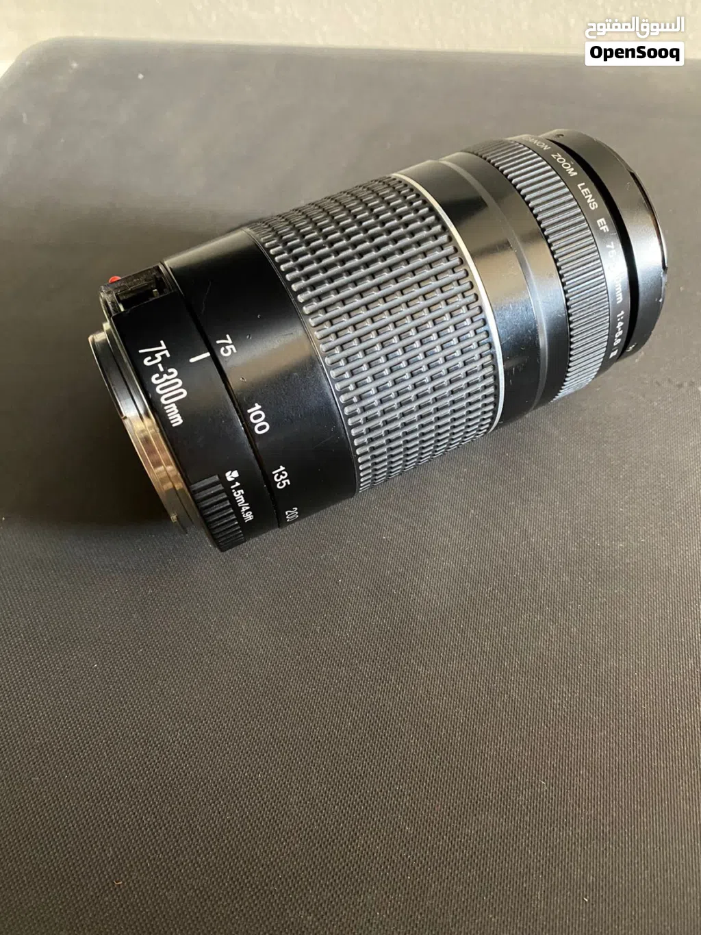 عدسة كانون 75-300