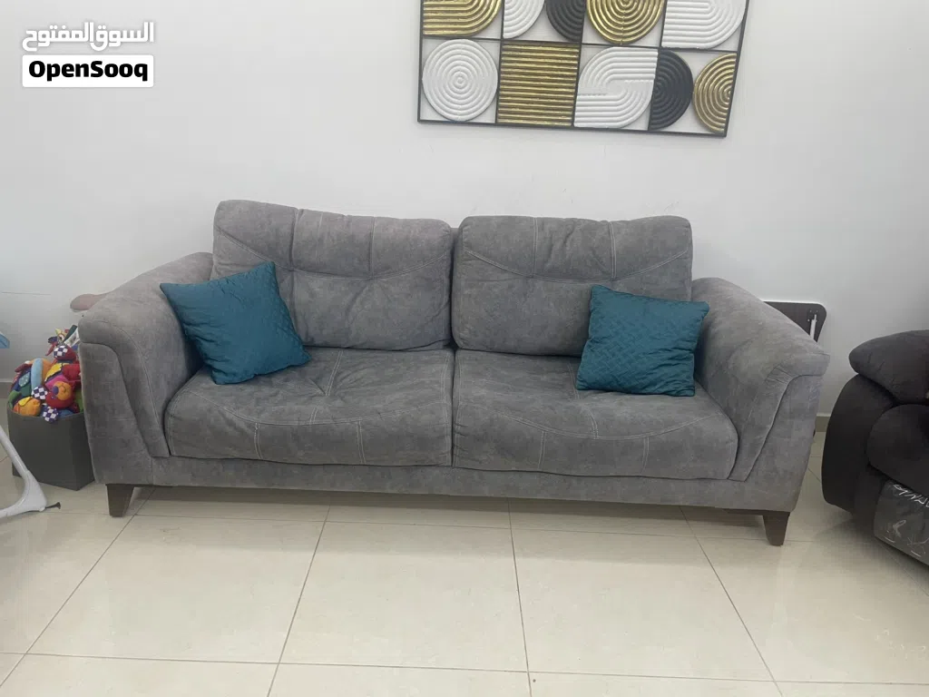 طقم معيشة مستعمل ثلاثية وثنائية للبيع