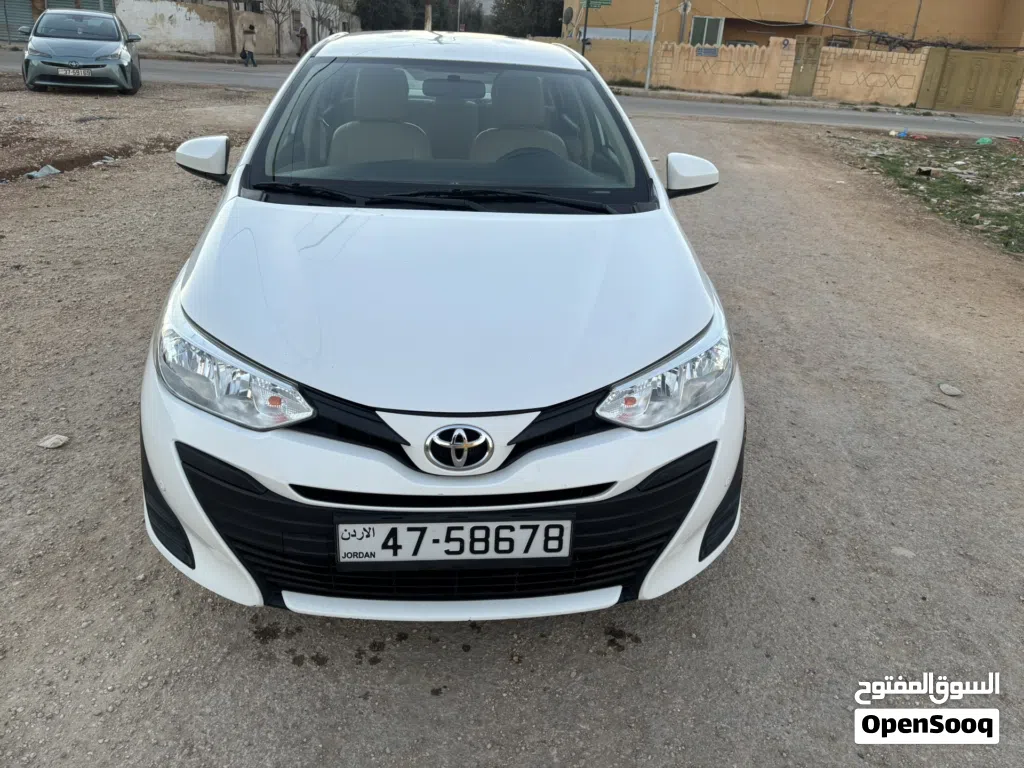 Toyota Yaris E