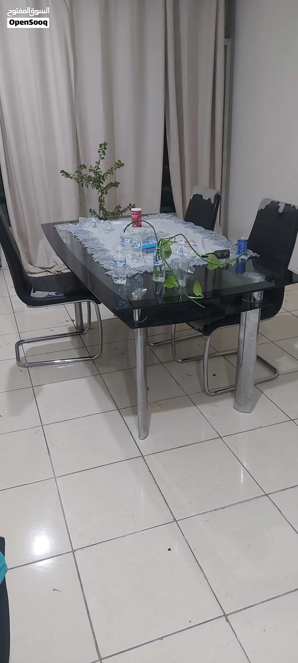 للبيع طاولة طعام اخر يوم تاريخ 19 /6