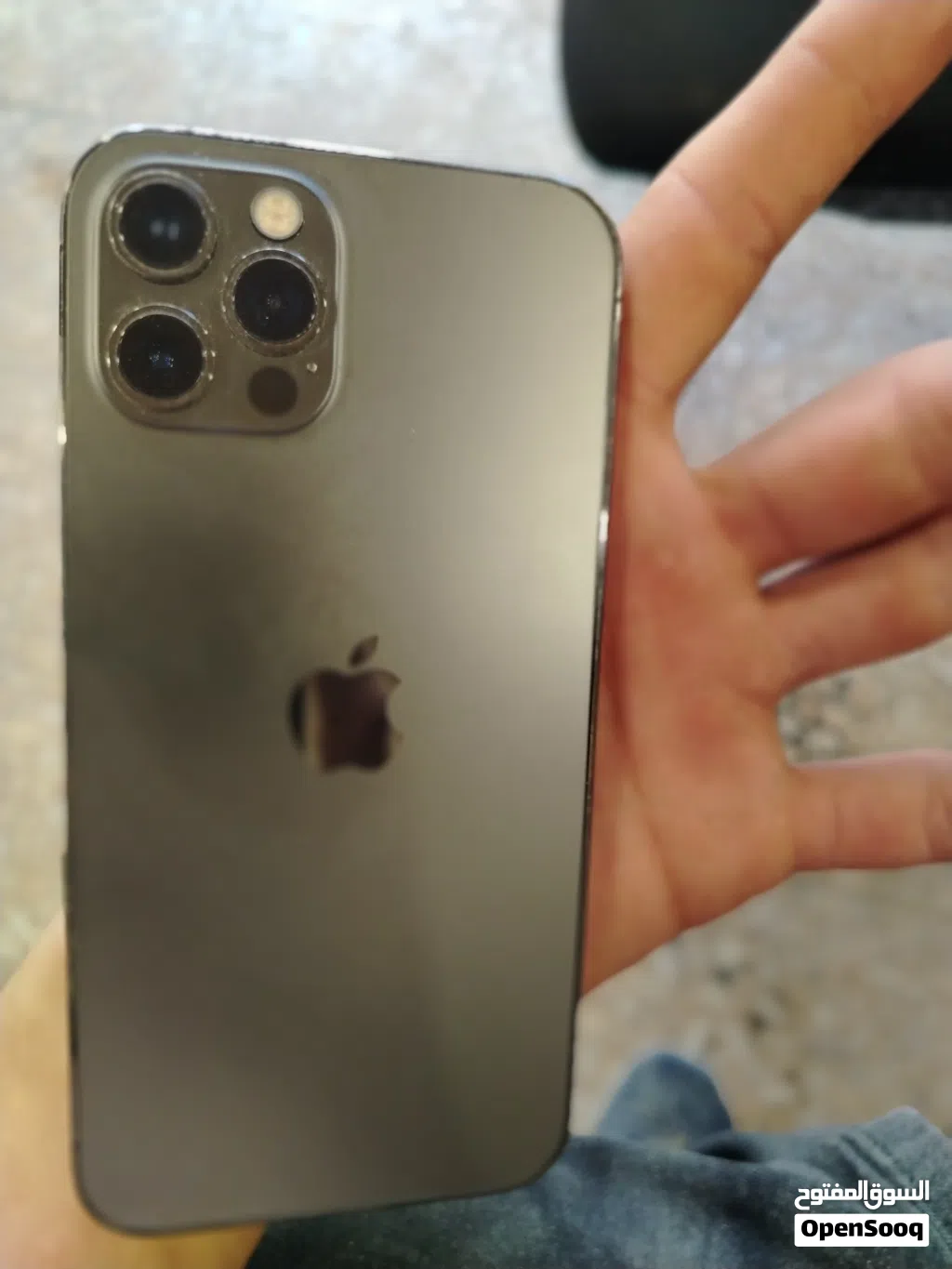 للبيع iPhone 12 Pro سعة 128GB مش مفتوح ولا مصلح