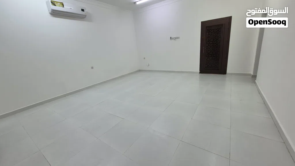 غرفه وحمام غير مفروشه الايجار شهري شامل مويه واي فاي كهرباء Unfurnished room and bathroom for monthl