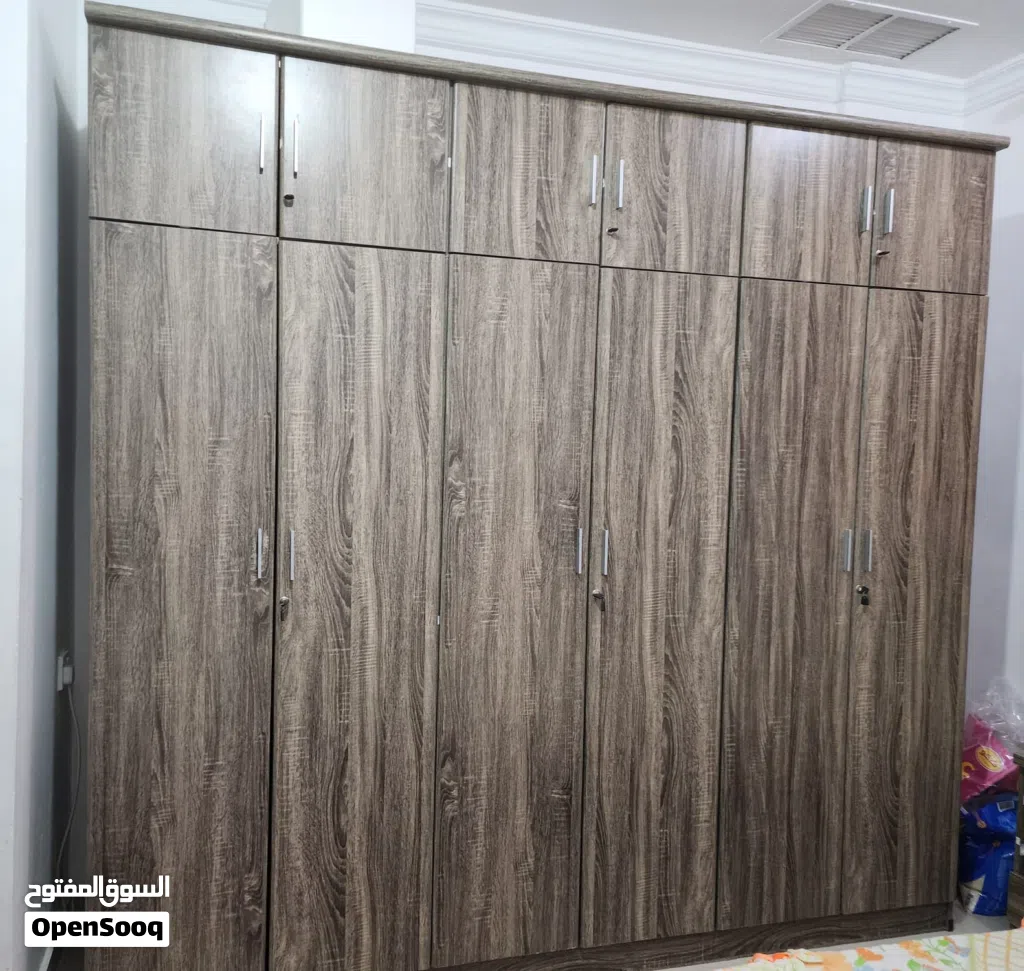 كبت للبيع بحاله ممتازة مساحة التخزين كبيرة نظيف بحاله ممتازة